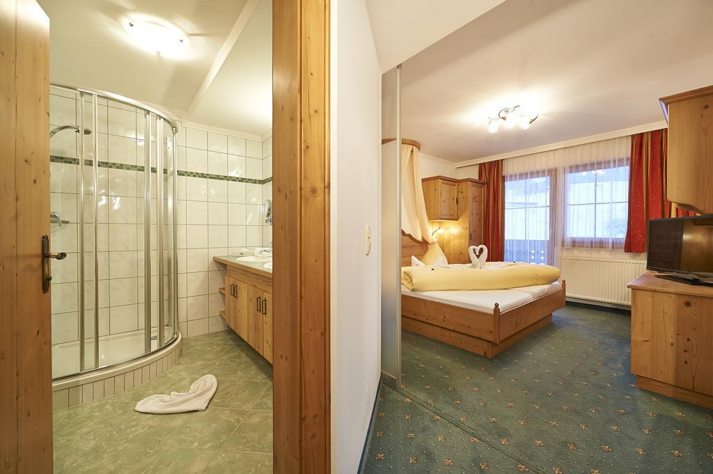 Gourmet-Hotel Gruenwald Леоганг Экстерьер фото